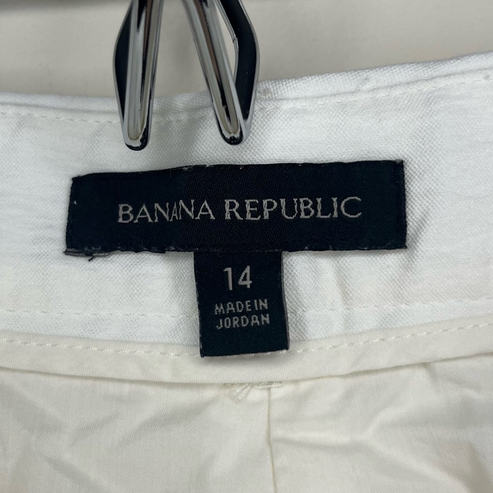 BANANA REPUBLIC High Waisted Minimalist Pleated Dressy Ivory Summer Shorts - Picture 5 of 10